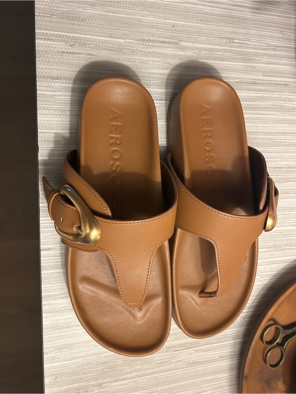 Aerosoles Women's Tan Buckle Thong Sandals NEW ladies 7.5